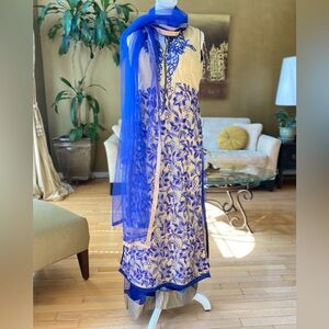 Indian Salwar Kameez 3 piece royal blue gold medium